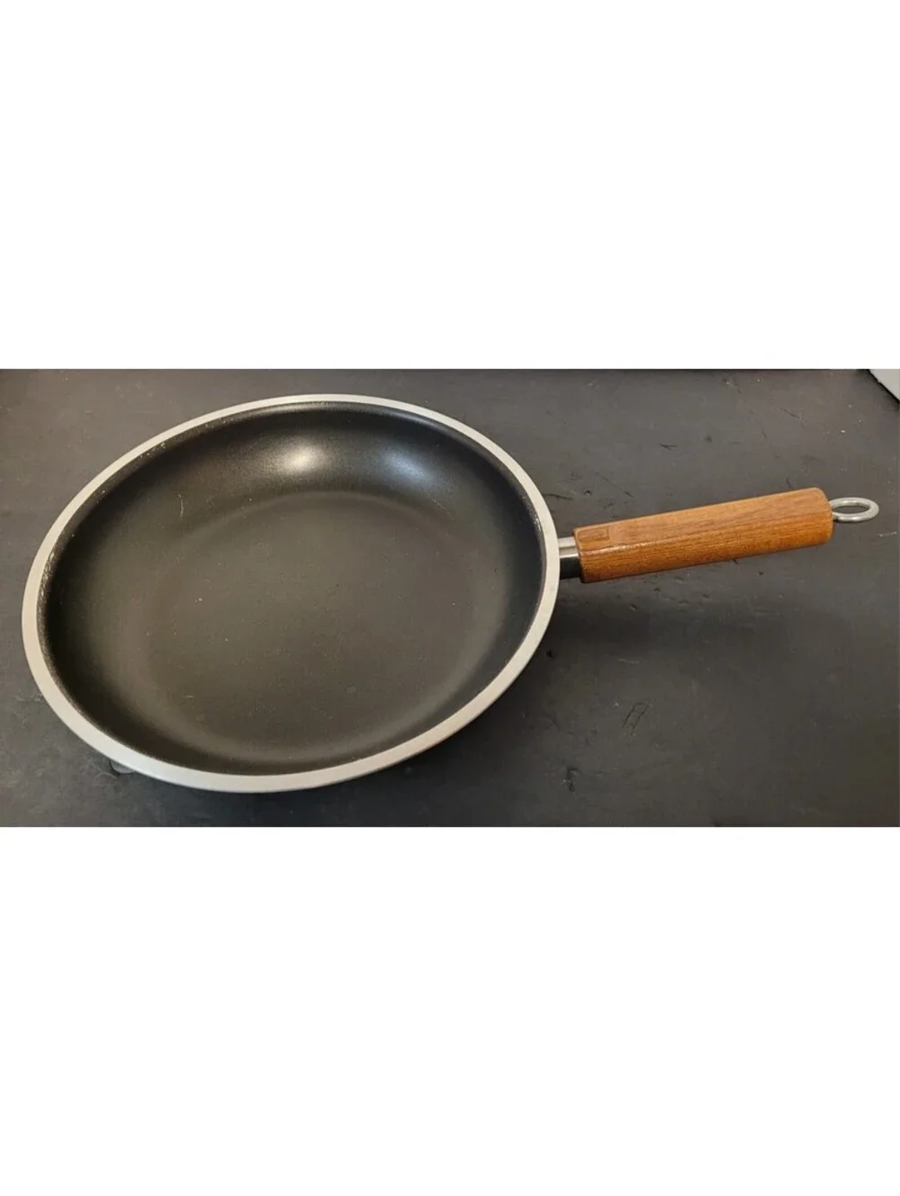 Vintage Mirro Enterprise 10” Skillet Pan Wooden Handle 54221-1330 Manitowoc WI.